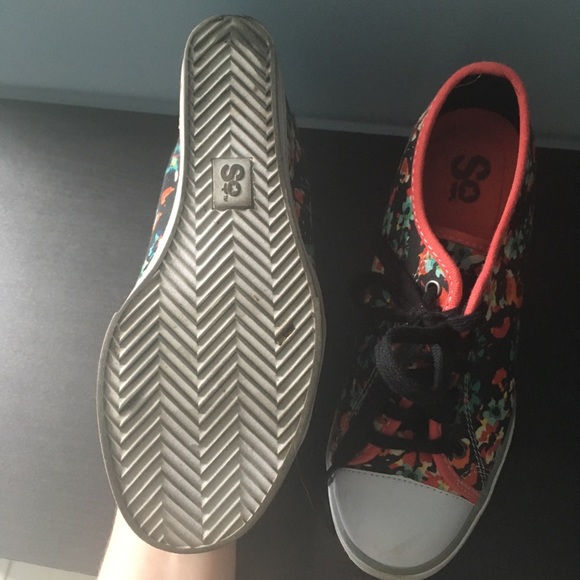 Floral sneaker lace up wedge heel shoe - Picture 4 of 4